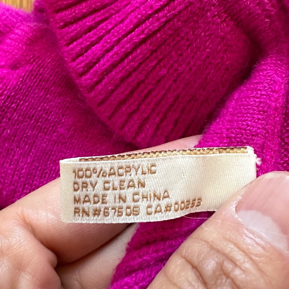 Woman’s Ruffle Scarf - Picture 5 of 6
